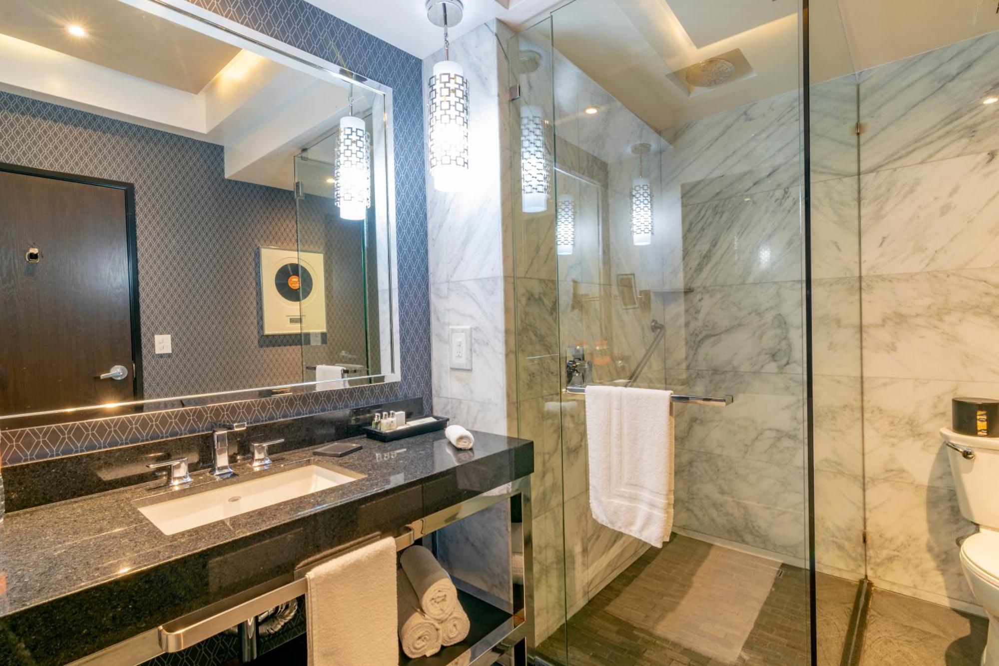 K Tower Boutique Hotel By Lucerna Tijuana Exteriör bild