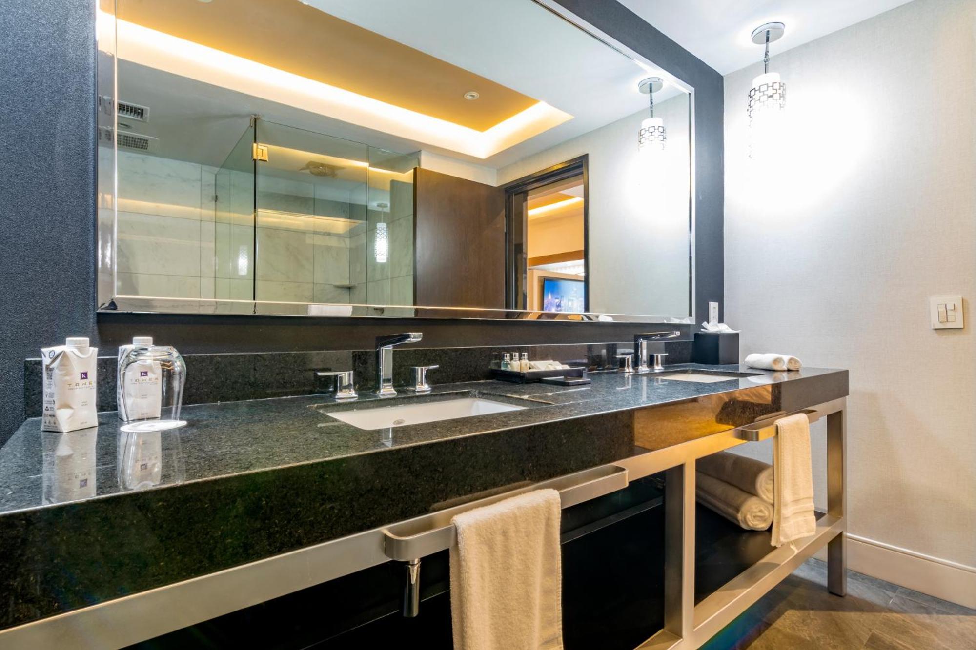 K Tower Boutique Hotel By Lucerna Tijuana Exteriör bild