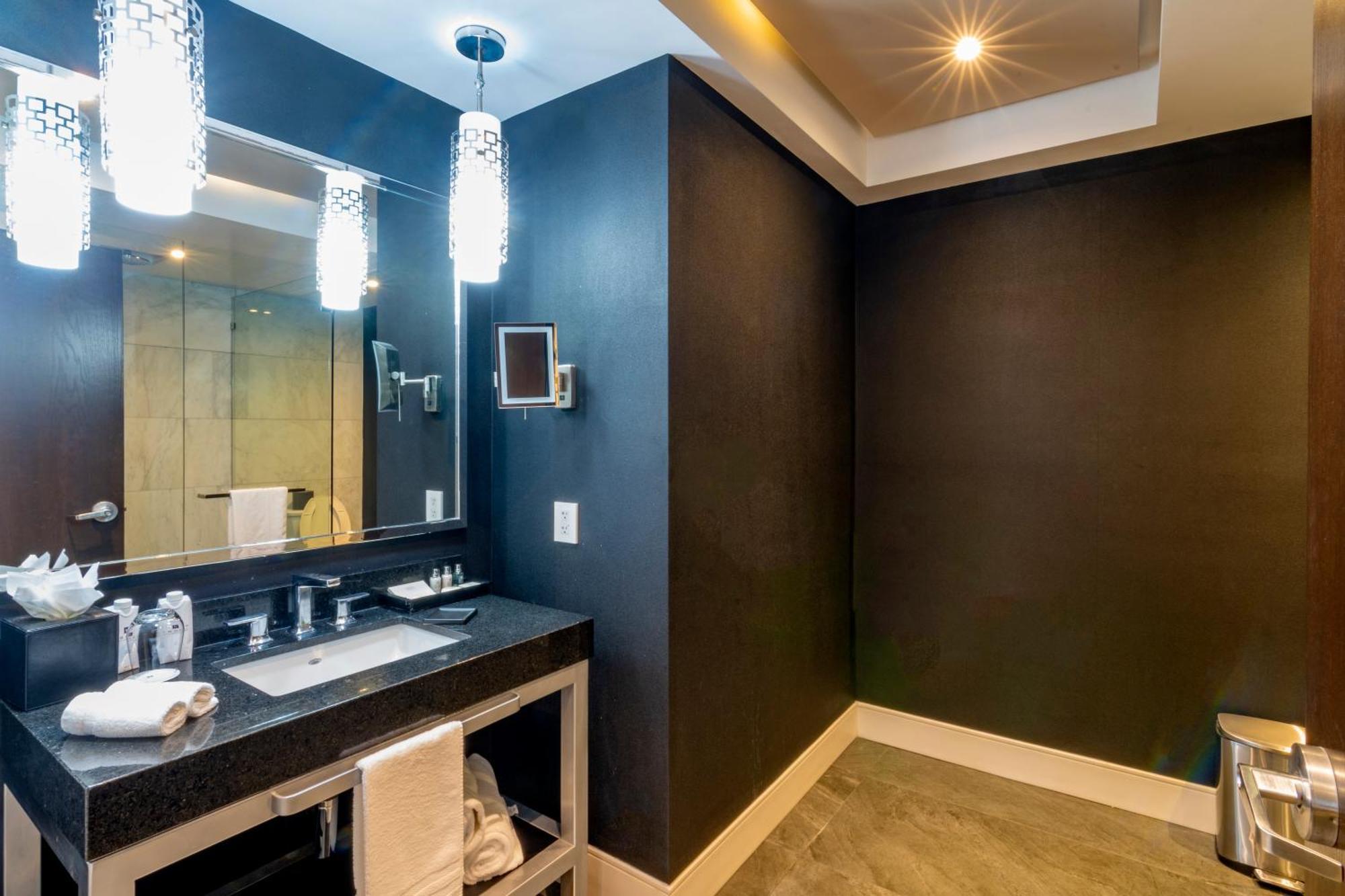 K Tower Boutique Hotel By Lucerna Tijuana Exteriör bild