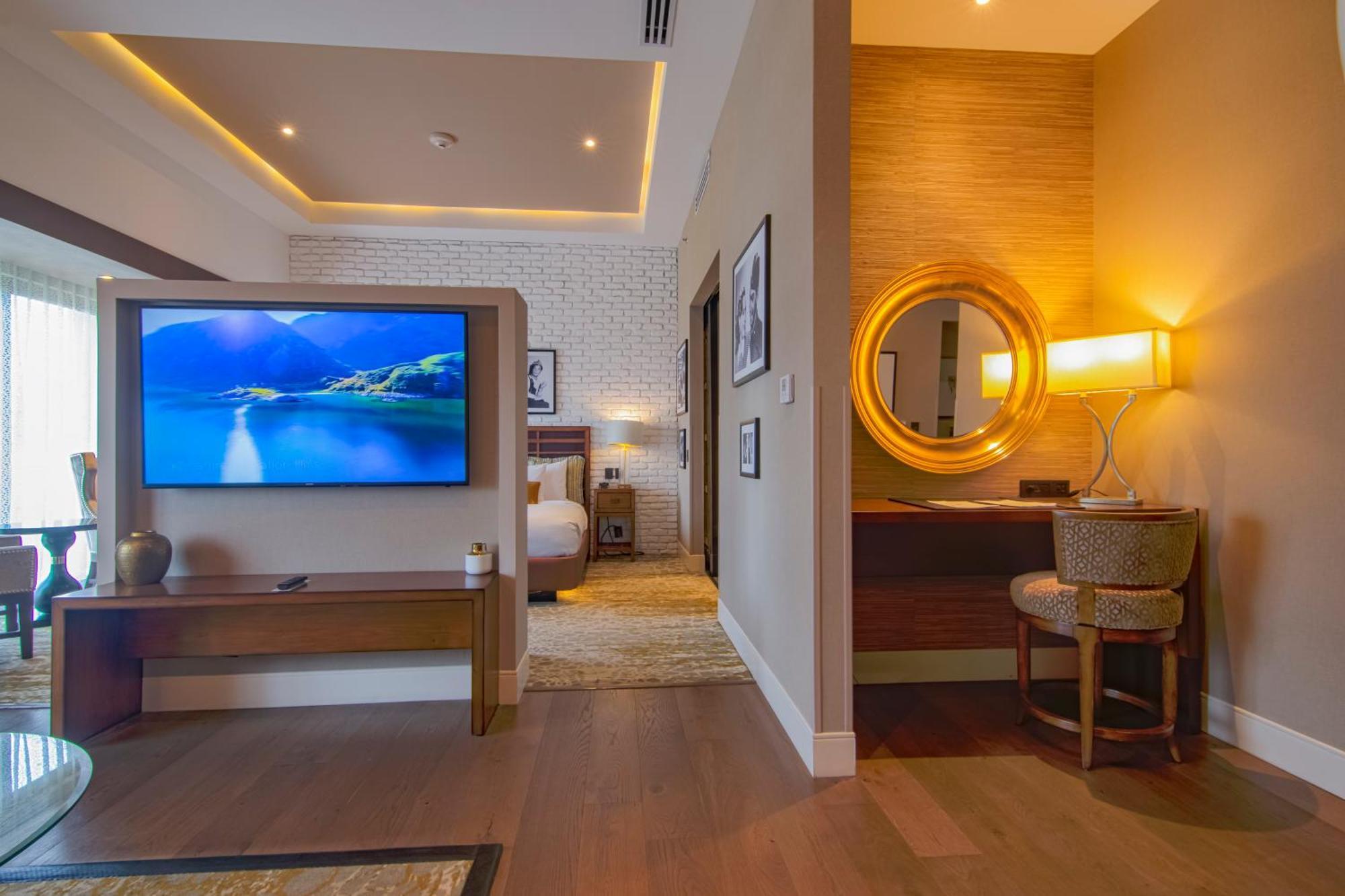 K Tower Boutique Hotel By Lucerna Tijuana Exteriör bild