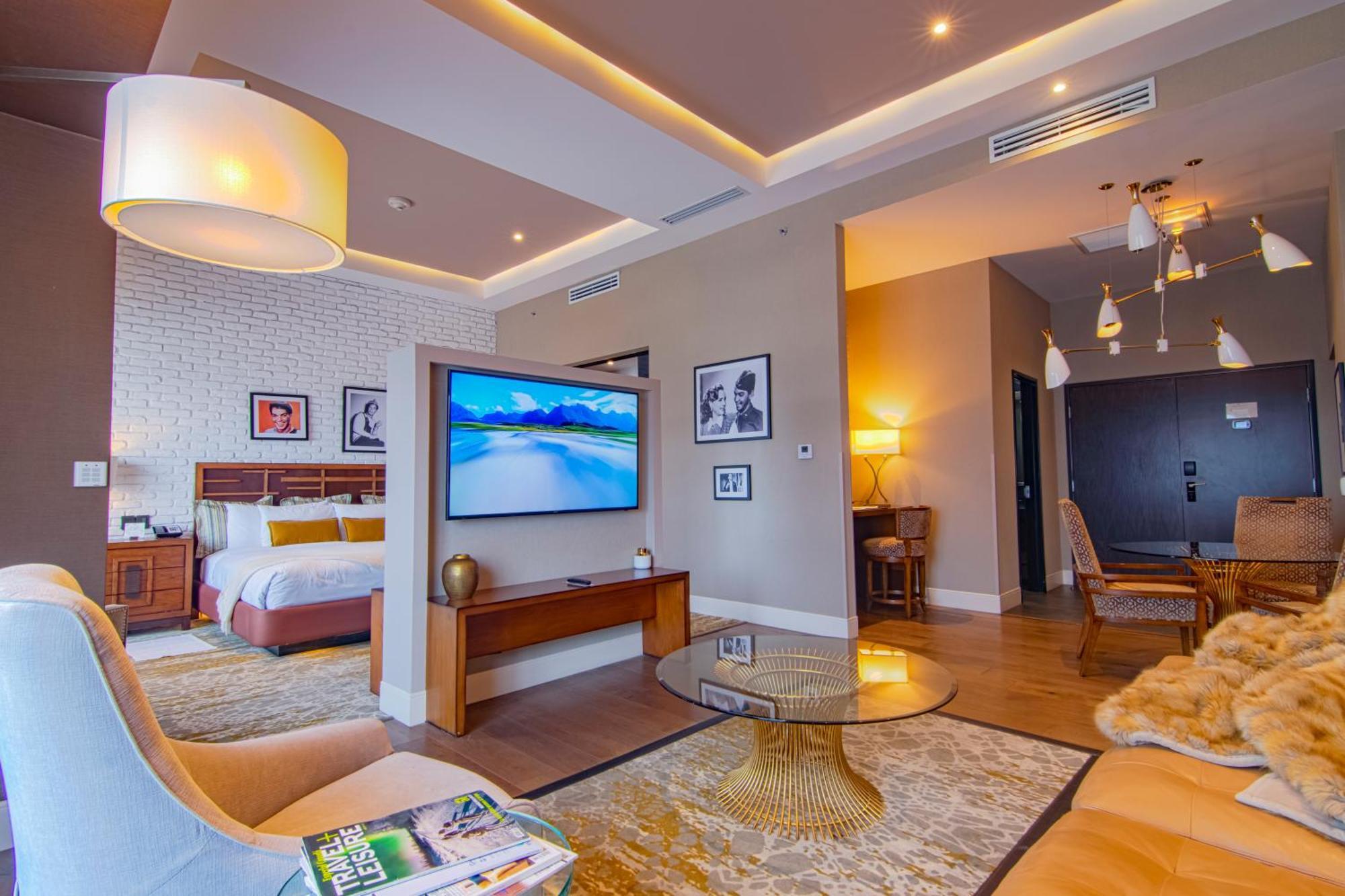 K Tower Boutique Hotel By Lucerna Tijuana Exteriör bild